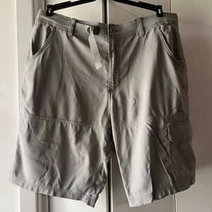 Men’s 36”W 5 Pocket Venture Flat Front Woven Hiking Shorts